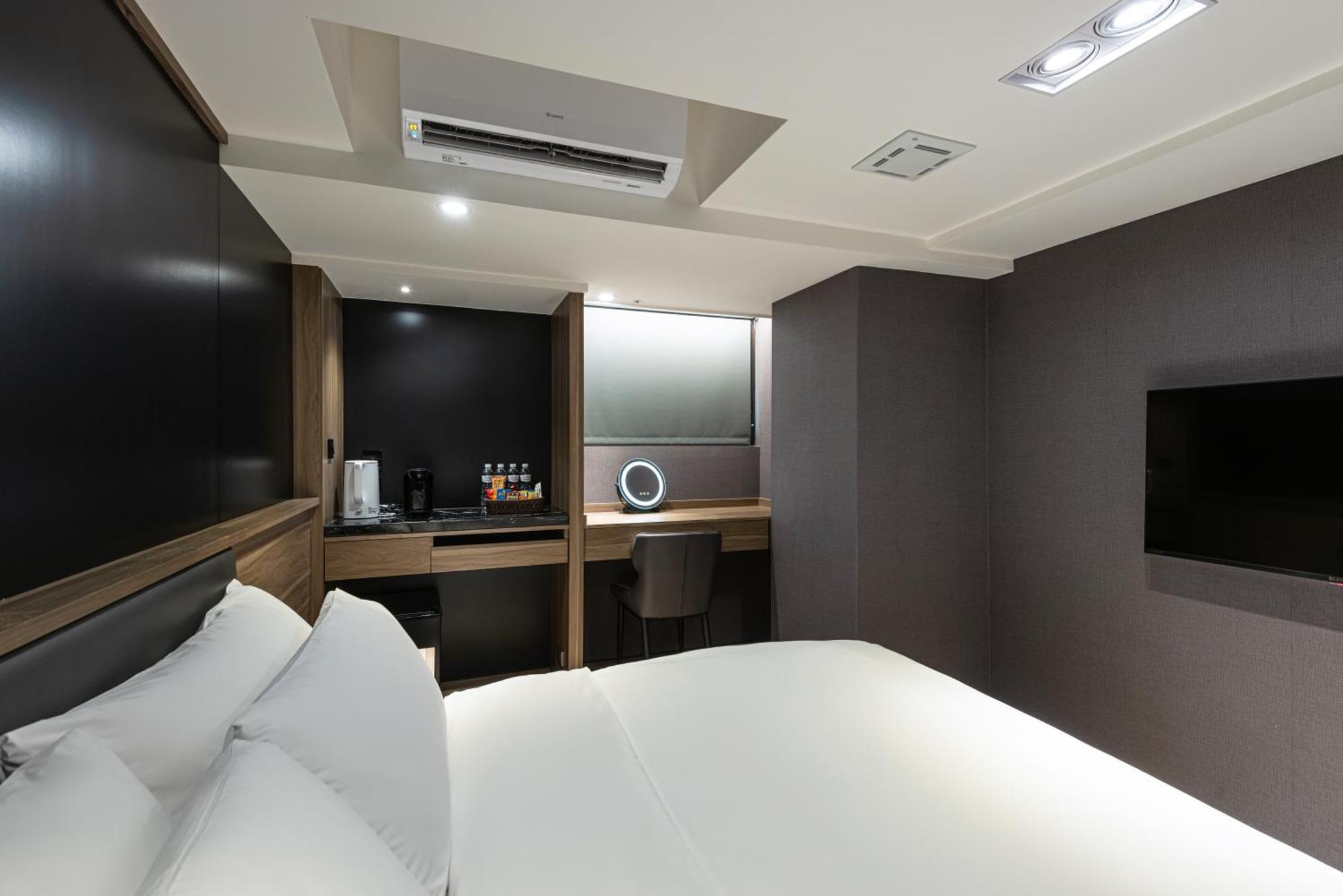 Autumn Willow Hotel 台中市 エクステリア 写真