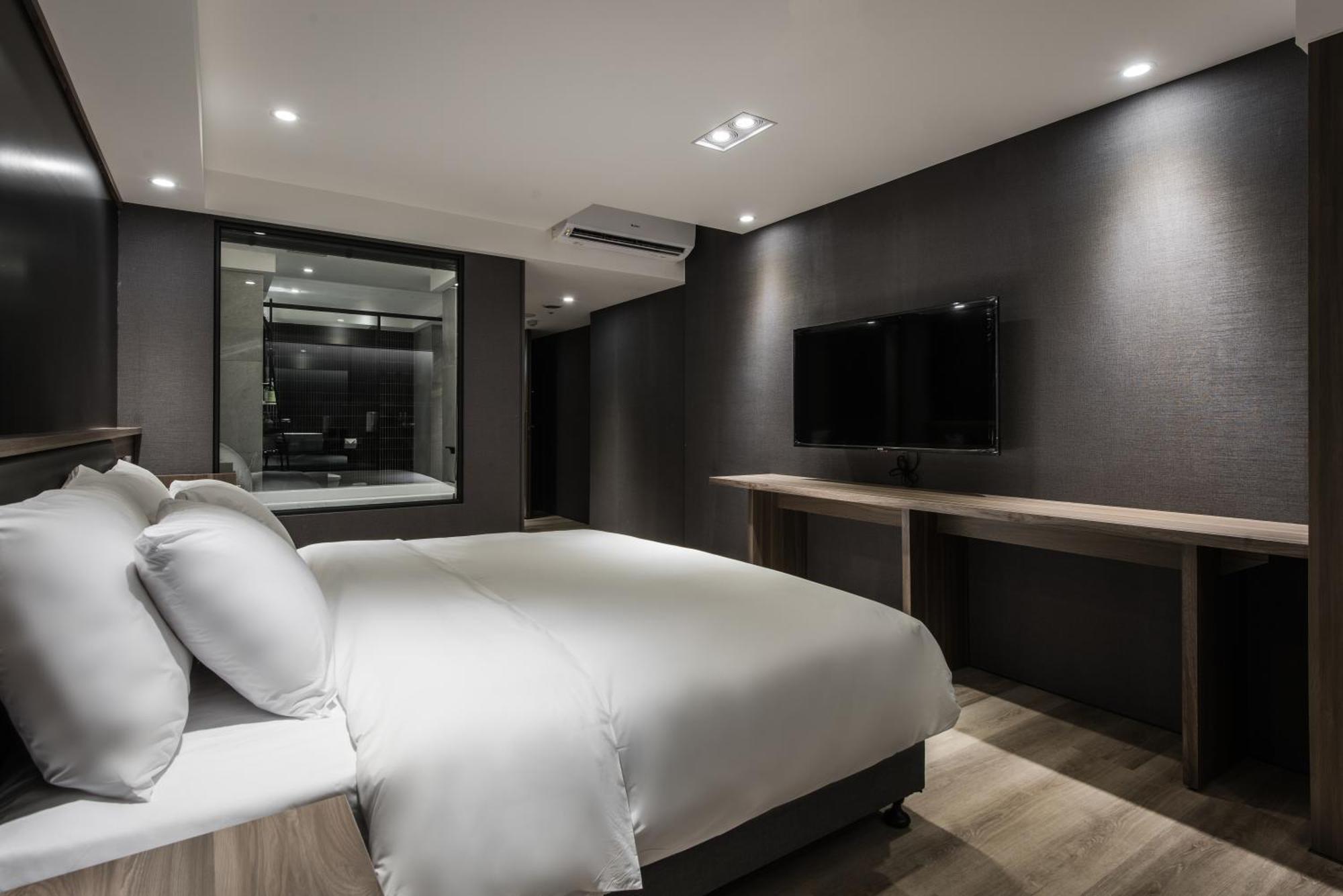 Autumn Willow Hotel 台中市 エクステリア 写真